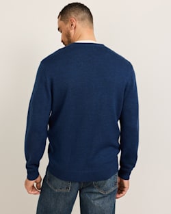ALTERNATE VIEW OF MEN'S MERINO V-NECK SWEATER IN NAVY HEATHER image number 3