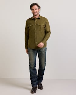 ALTERNATE VIEW OF MEN'S SCOUT SHIRT IN GREEN MIX image number 2