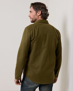 ALTERNATE VIEW OF MEN'S SCOUT SHIRT IN GREEN MIX image number 5