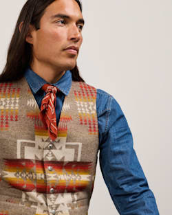 ALTERNATE VIEW OF MEN'S WESTERN VEST IN TAUPE CHIEF JOSEPH image number 4