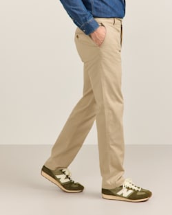ALTERNATE VIEW OF MEN'S ASTORIA STRETCH CHINOS IN KHAKI image number 4