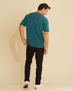 ALTERNATE VIEW OF MEN'S SHORT-SLEEVE DESCHUTES POCKET TEE IN MALLARD GREEN image number 3