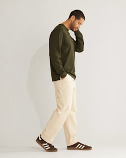 ALTERNATE VIEW OF MEN'S LONG-SLEEVE DESCHUTES POCKET TEE IN DARK FOREST image number 2