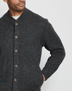ALTERNATE VIEW OF MEN'S SHETLAND WASHABLE WOOL CARDIGAN IN CHARCOAL image number 5