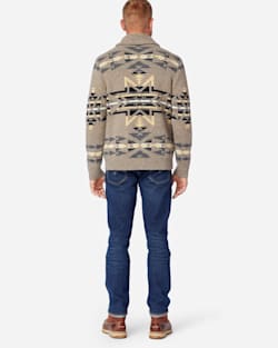 ALTERNATE VIEW OF MEN'S PLAINS STAR SHETLAND CARDIGAN IN GREY/TAN image number 3