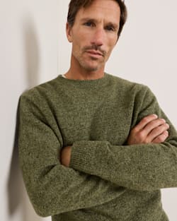 ALTERNATE VIEW OF MEN'S SHETLAND COLLECTION SWEATER IN OLIVE HEATHER image number 3
