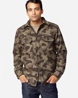 ALTERNATE VIEW OF MEN'S CAMO JACQUARD QUILTED SHIRT JACKET IN CAMO image number 4