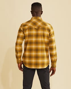 ALTERNATE VIEW OF MEN'S WYATT SNAP-FRONT COTTON SHIRT IN OLIVE/GOLD OMBRE image number 3