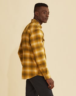 ALTERNATE VIEW OF MEN'S WYATT SNAP-FRONT COTTON SHIRT IN OLIVE/GOLD OMBRE image number 4