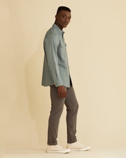 ALTERNATE VIEW OF MEN'S BEACH SHACK COTTON SHIRT IN FIR GREEN image number 4