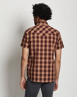ALTERNATE VIEW OF MEN'S SHORT-SLEEVE FRONTIER SHIRT IN RED/TAN/BLACK OMBRE image number 2