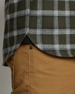 ALTERNATE VIEW OF MEN'S ULTRALUXE MERINO SHIRT IN GREEN/GREY PLAID image number 3