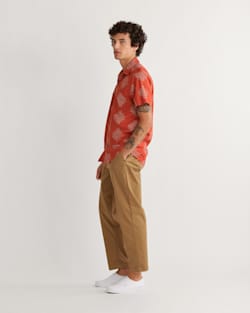 ALTERNATE VIEW OF MEN'S SHORT-SLEEVE SHORELINE SHIRT IN OCHRE CHIEF JOSEPH image number 1