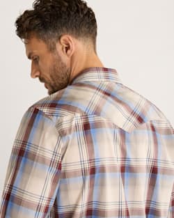 ALTERNATE VIEW OF MEN'S PLAID LONG-SLEEVE BISHOP COTTON SHIRT IN BROWN MULTI PLAID image number 4