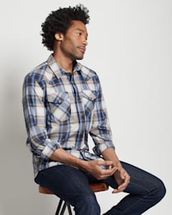 ALTERNATE VIEW OF MEN'S LONG-SLEEVE BISHOP COTTON SHIRT IN NAVY/SKY/TAN PLAID image number 5