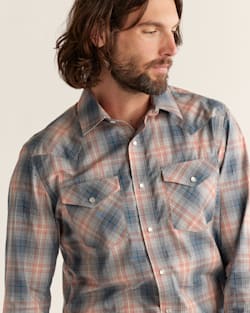 ALTERNATE VIEW OF MEN'S LONG-SLEEVE BISHOP COTTON SHIRT IN  GREY/BLUE/OCHRE PLAID image number 4