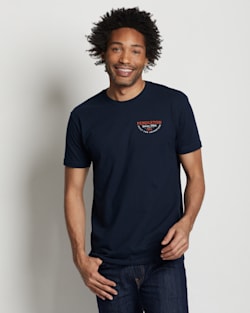 ALTERNATE VIEW OF MEN'S ADVENTURE WAVE GRAPHIC TEE IN MIDNIGHT NAVY/WHITE image number 4
