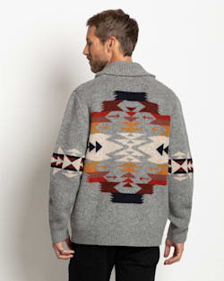 ALTERNATE VIEW OF MEN'S TUCSON SHETLAND CARDIGAN IN GREY MULTI image number 3