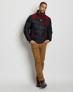 ALTERNATE VIEW OF MEN'S GRIZZLY PEAK PUFFER IN BLACK/RED OMBRE image number 3