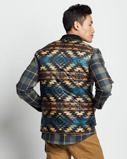 ALTERNATE VIEW OF MEN'S WILD HORSE REVERSIBLE DOWN VEST IN BLACK PUEBLO DWELLING image number 8