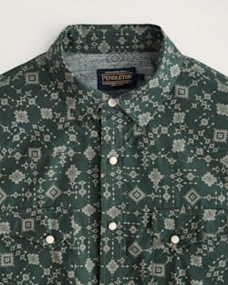 ALTERNATE VIEW OF MEN'S SHORT-SLEEVE LARAMIE SNAP-FRONT SHIRT IN MESILLA GREEN image number 2