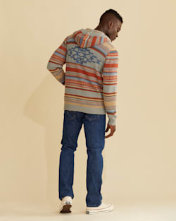 ALTERNATE VIEW OF MEN'S MEDALLION COTTON HOODIE IN HEATHER GREY STRIPE image number 5