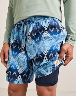 ALTERNATE VIEW OF HELENA RIDGE SHORESIDE PACK-N-GO SWIM TRUNKS IN HELENA RIDGE image number 3