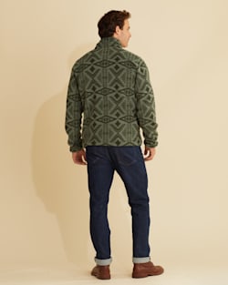 ALTERNATE VIEW OF MEN'S HALF-ZIP FLEECE JACKET IN MOSS/FOREST DIAMOND RIVER image number 3