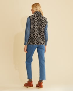 ALTERNATE VIEW OF UNISEX FLEECE VEST IN BLACK/SILVER DIAMOND RIVER image number 4