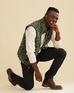 UNISEX FLEECE VEST IN MOSS/FOREST DIAMOND RIVER image number 1