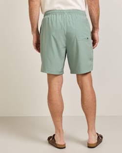 ALTERNATE VIEW OF SALMON FALLS HYDROMORPH SWIM TRUNKS IN CHINOIS GREEN/SALMON FALLS image number 4