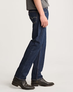 ALTERNATE VIEW OF MEN'S LEVI'S 501 ORIGINAL JEANS IN ONEWASH image number 2