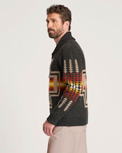 ALTERNATE VIEW OF MEN'S HARDING LAMBSWOOL ZIP CARDIGAN IN OXFORD image number 3