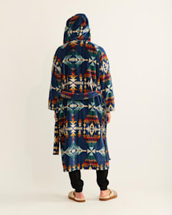 ALTERNATE VIEW OF UNISEX COTTON TERRY VELOUR ROBE IN NAVY DIAMOND PEAK image number 3