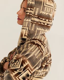 ALTERNATE VIEW OF UNISEX COTTON TERRY VELOUR ROBE IN GREY HARDING STAR image number 4