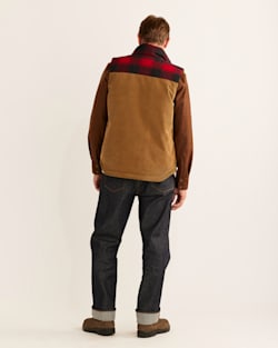ALTERNATE VIEW OF MEN'S BLACK HILLS DOWN VEST IN RED OMBRE image number 3