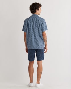 ALTERNATE VIEW OF MEN'S SHORT-SLEEVE LINEN CAMP SHIRT IN INDIGO MEDALLION image number 2