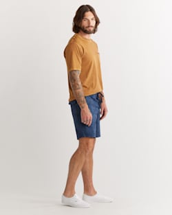 ALTERNATE VIEW OF MEN'S CRUISER SHORTS IN INDIGO CHIEF JOSEPH image number 3