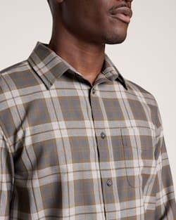 ALTERNATE VIEW OF MEN'S LODGE MERINO SHIRT IN OLIVE/GREY MIX PLAID image number 4