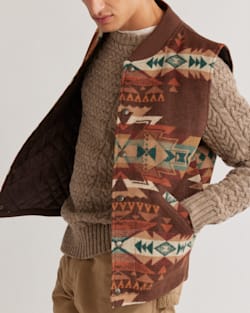 ALTERNATE VIEW OF MEN'S PARKDALE QUILTED SNAP WOOL VEST IN BROWN HIGHLAND PEAK image number 4