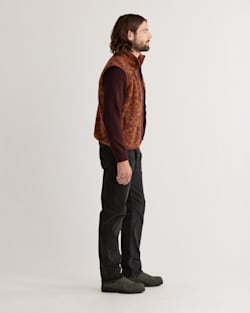 ALTERNATE VIEW OF UNISEX FLEECE VEST IN MOCHA SACRED STAR image number 4