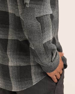 ALTERNATE VIEW OF MEN'S CENTENNIAL PLAID SHIRT IN OXFORD/GREY MIX OMBRE image number 5