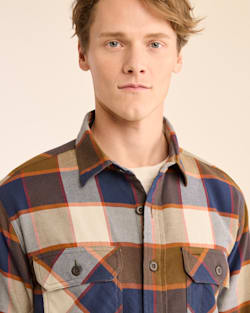 ALTERNATE VIEW OF MEN'S PLAID BURNSIDE DOUBLEBRUSHED FLANNEL SHIRT IN NAVY/GREY/OCHRE PLAID image number 4