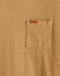 ALTERNATE VIEW OF MEN'S SHORT-SLEEVE DESCHUTES POCKET TEE IN GOLD image number 2