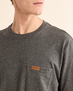 ALTERNATE VIEW OF MEN'S SHORT-SLEEVE DESCHUTES POCKET TEE IN DARK GREY HEATHER image number 3