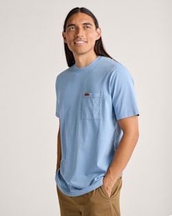 ALTERNATE VIEW OF MEN'S SHORT-SLEEVE DESCHUTES POCKET TEE IN MIST BLUE image number 4
