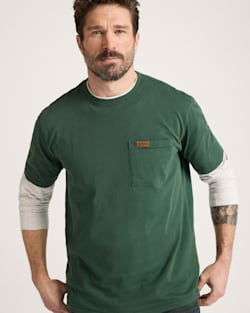 MEN'S SHORT-SLEEVE DESCHUTES POCKET TEE IN FOREST GREEN image number 1