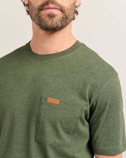 ALTERNATE VIEW OF MEN'S SHORT-SLEEVE DESCHUTES POCKET TEE IN GREEN HEATHER image number 4
