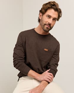 MEN'S LONG-SLEEVE DESCHUTES POCKET TEE IN BROWN HEATHER image number 1