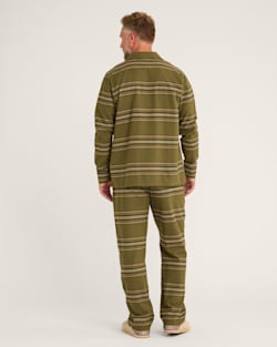 ALTERNATE VIEW OF MEN'S YAKIMA STRIPE FLANNEL PAJAMA SET IN OLIVE OMBRE image number 3